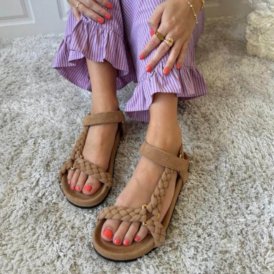 Copenhagen Shoes Flade Sandaler^BEACH SUEDE - DARK BEIGE (SAFARI) Beachsuede sandal dark beige safari