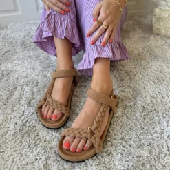 Copenhagen Shoes Flade Sandaler^BEACH SUEDE - DARK BEIGE (SAFARI) Beachsuede sandal dark beige safari