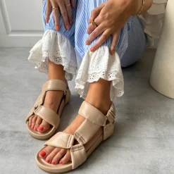 Copenhagen Shoes Flade Sandaler^BEACH VIBES - Beige