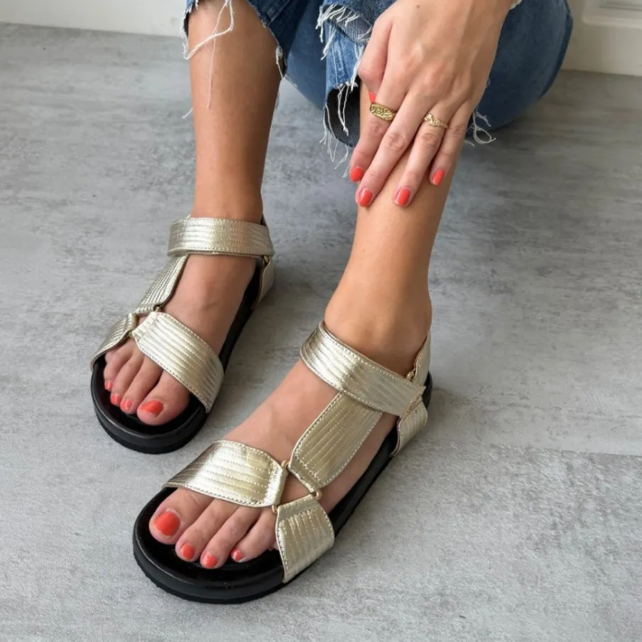 Copenhagen Shoes Flade Sandaler^CARRIE LEATHER - GOLD Carrieleather sandal gold