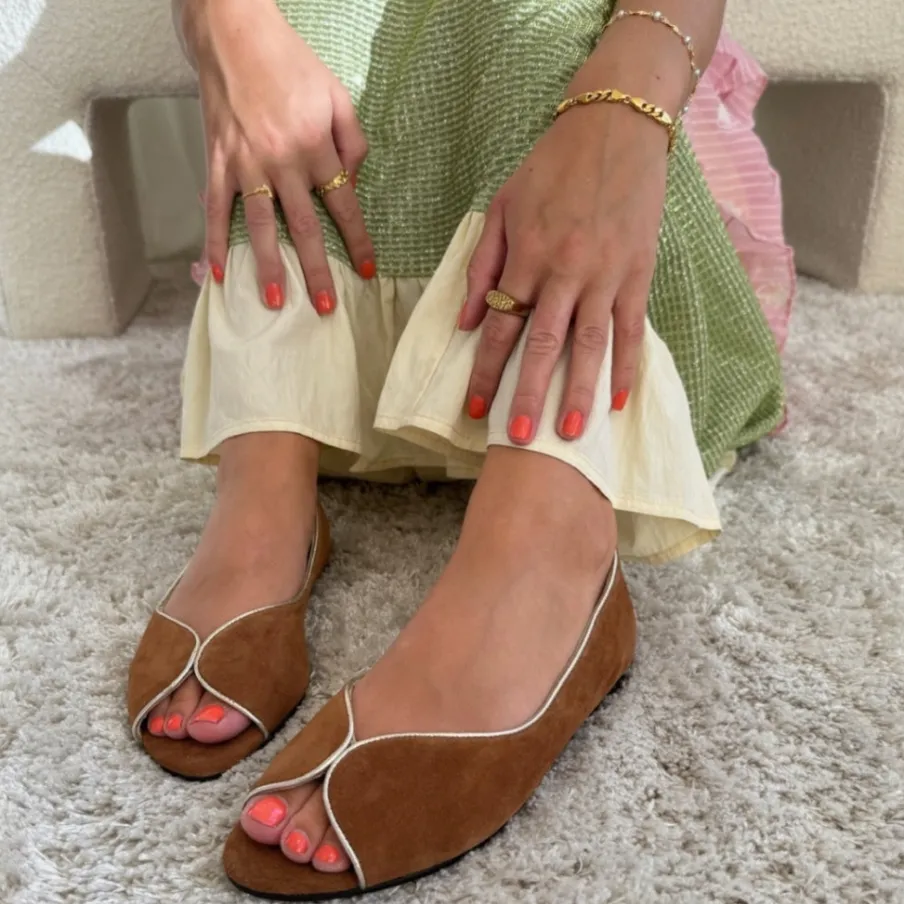 Copenhagen Shoes Ballerinasko^LIKE A MELODY - SUEDE - Cognac