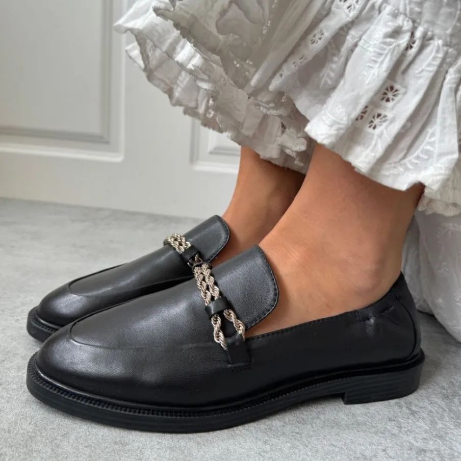 Copenhagen Shoes Loafers^LOVE AND WALK - Black