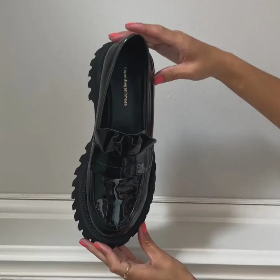 Copenhagen Shoes Loafers^MAKE WAVES PATENT - BLACK/PATENT Makewaves patent loafer black patent