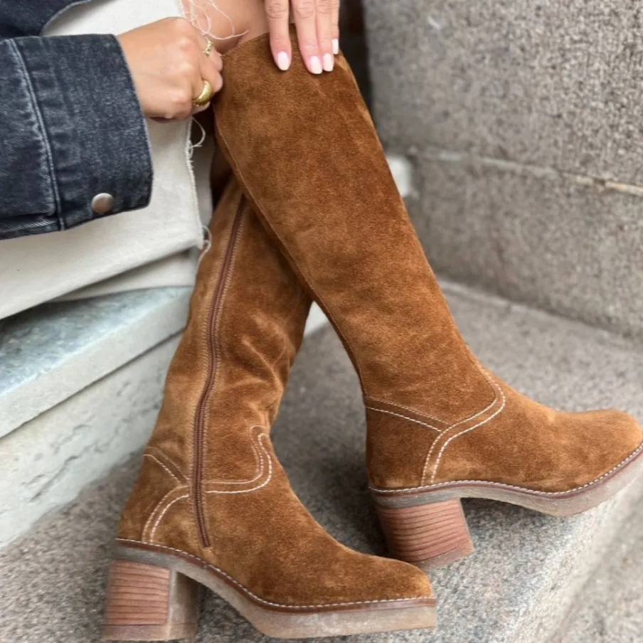 Copenhagen Shoes Støvler Med Hæl|Lange Støvler^MOVES AND ME - Cognac