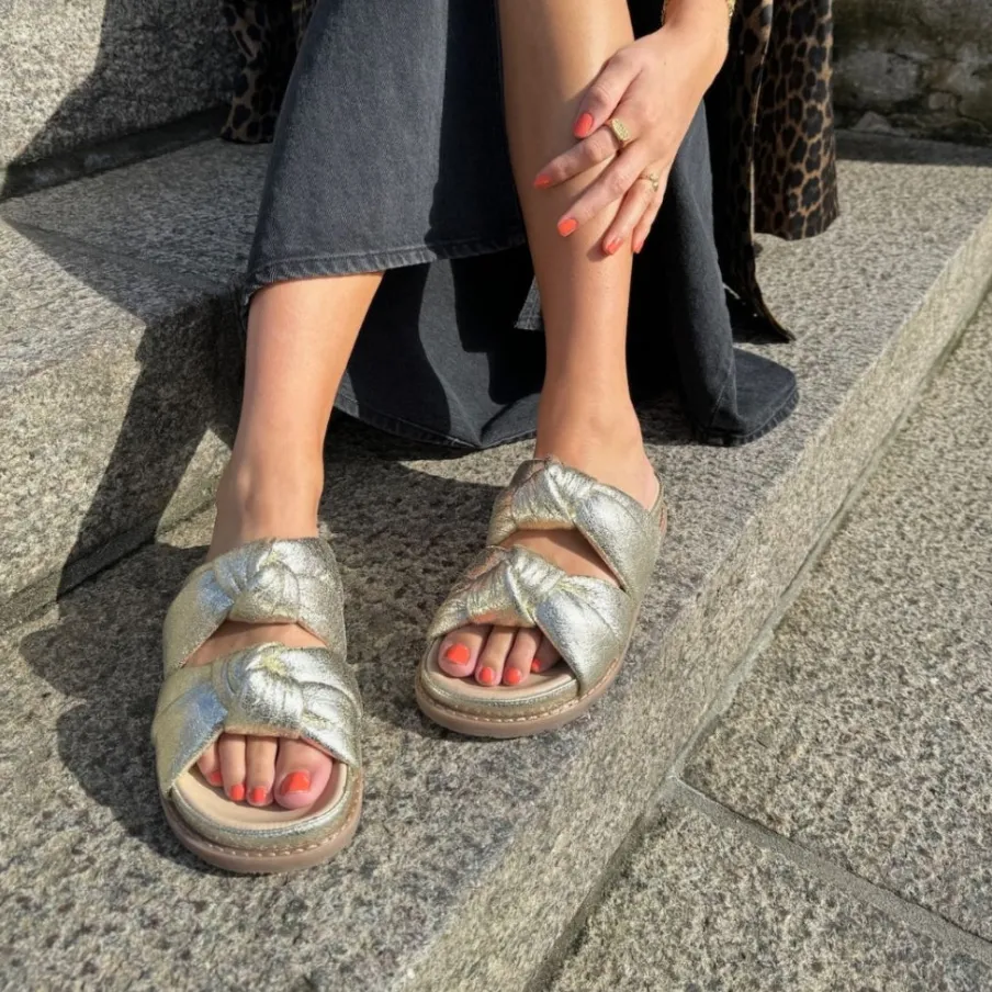 Copenhagen Shoes Flade Sandaler^POOL PARTY - GOLD/BEIGE Gold beige