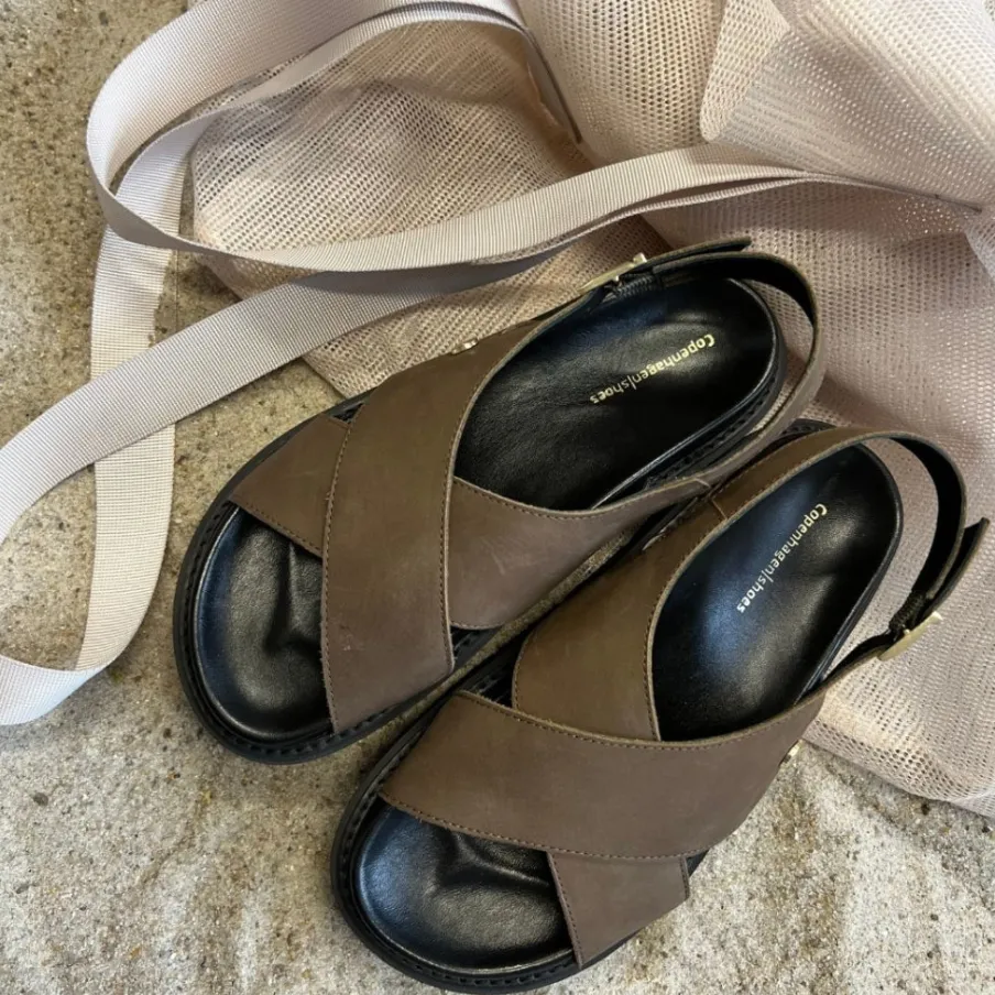 Copenhagen Shoes Flade Sandaler^SUMMERTIME - DK TAUPE (ARMY) Summertimesandal dk taupe army