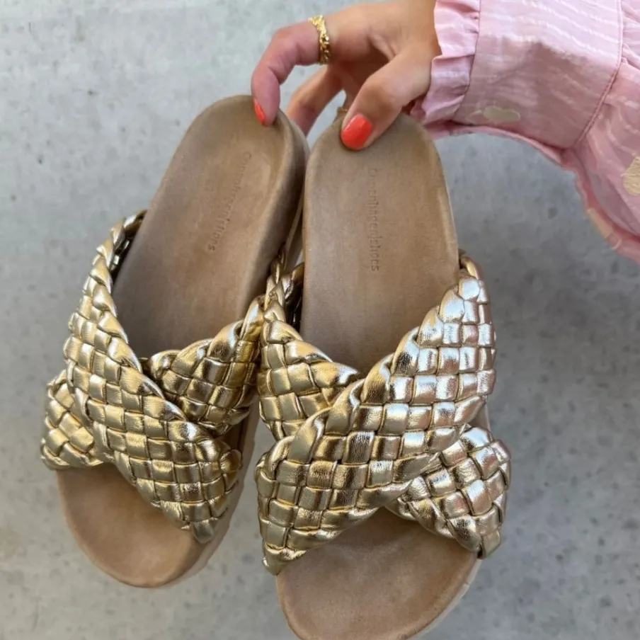 Copenhagen Shoes Flade Sandaler^WHEN THE BEACH - Gold